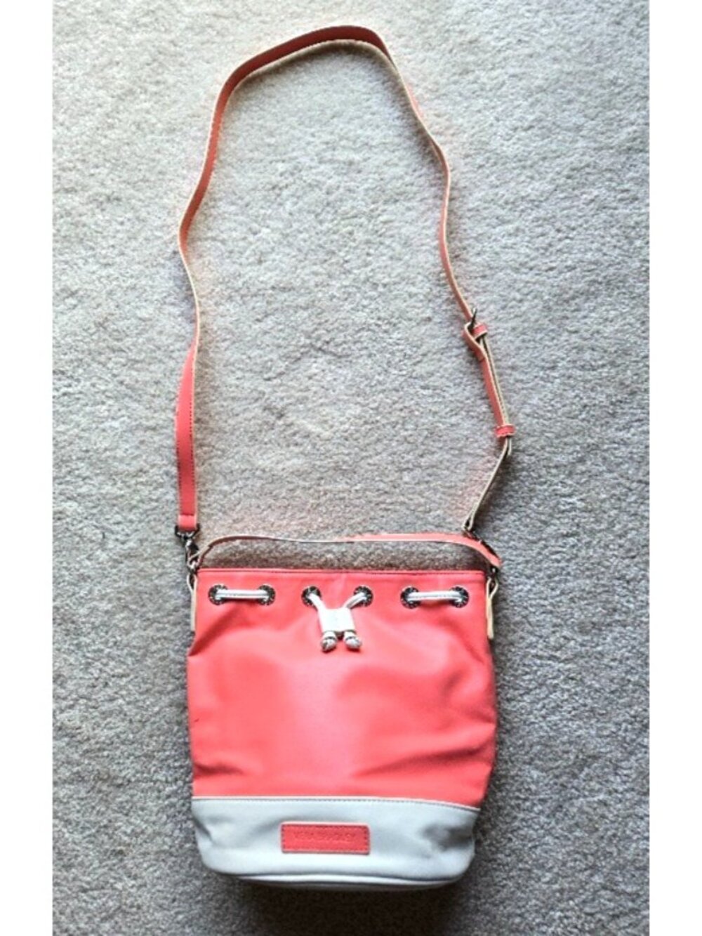 Vera Bradley BUCKET Crossbody Coral & White Faux Leather Drawstring Bag Purse - Picture 3 of 11